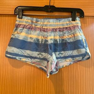 Salt Life Women’s Boardshorts/Shorts Blue/Yellow Fish  2.5” Inseam Size XS